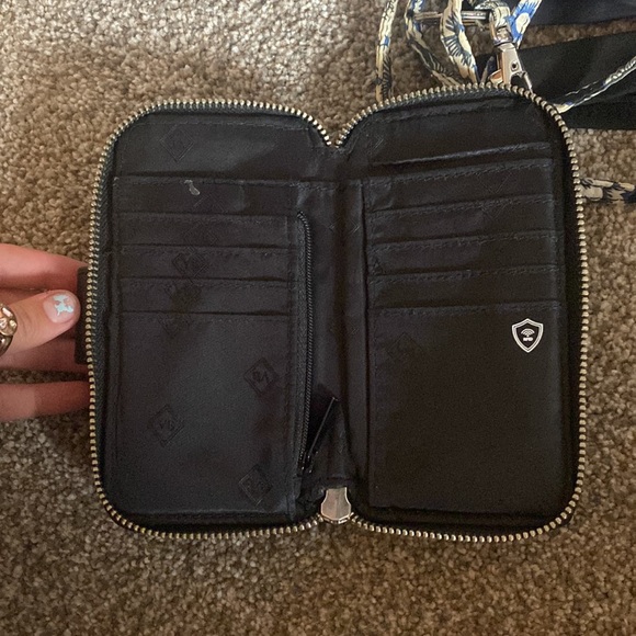 Vera Bradley wallet - Picture 3 of 4